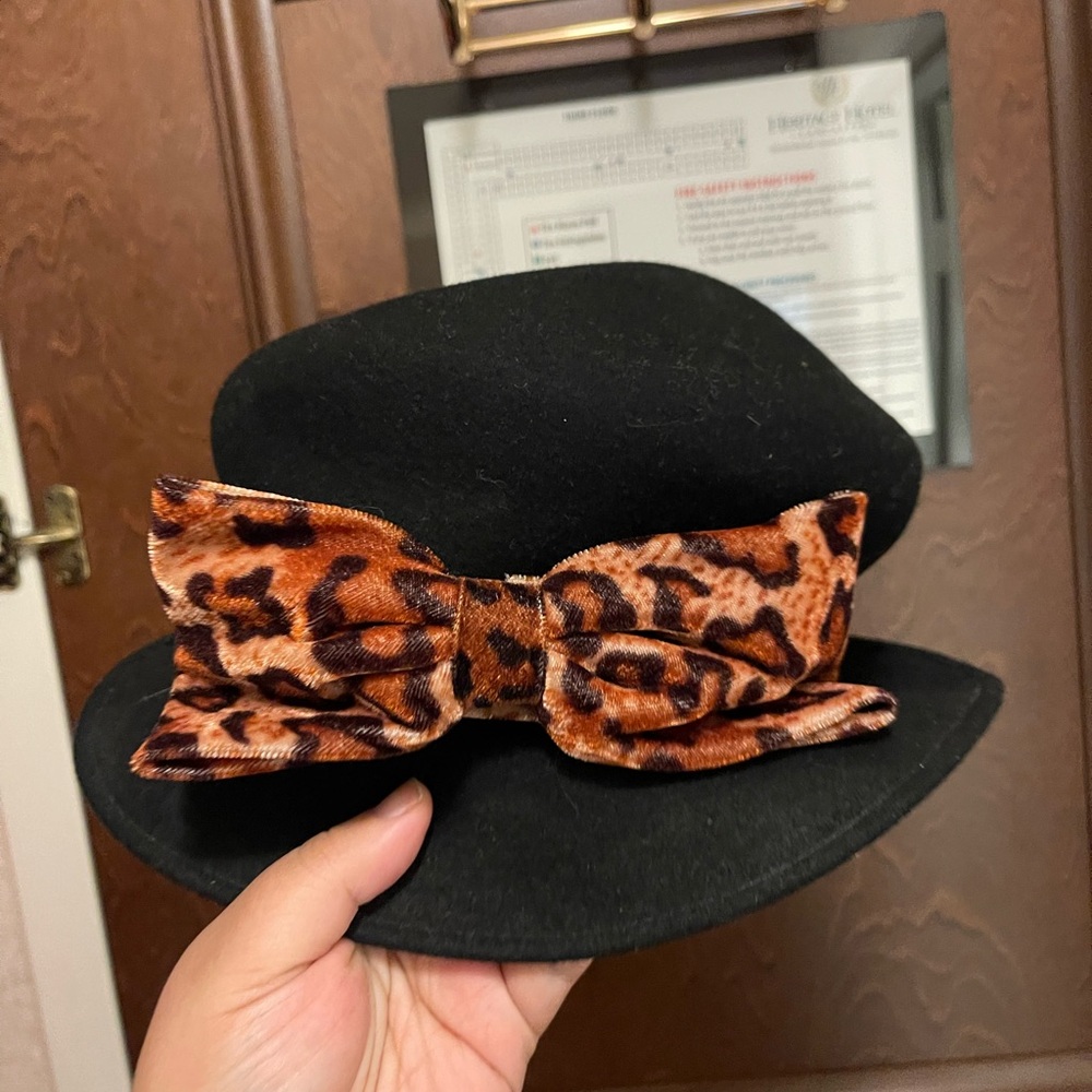NWT Vintage KMart Black Hat with Leopard Print Bow